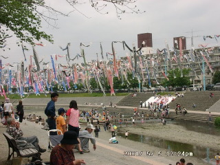 05050002.JPG 320��240 (41KB)