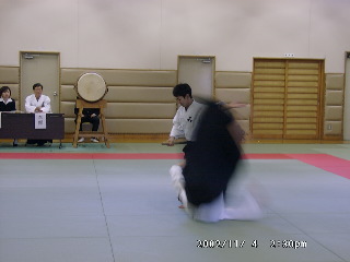 11040005.JPG 320��240 (18KB)