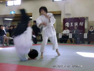 11040119.JPG 320��240 (23KB)