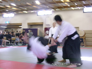 11040146.JPG 320��240 (28KB)