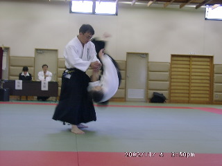 11040158.JPG 320��240 (19KB)