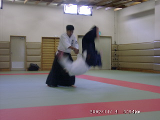11040175.JPG 320��240 (19KB)