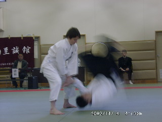 11040223.JPG 320��240 (18KB)