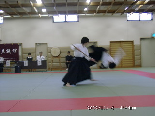 11040237.JPG 320��240 (22KB)