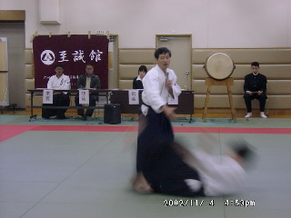 11040241.JPG 320��240 (22KB)