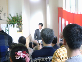 01130008.JPG 320��240 (27KB)